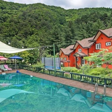 Eoullim Pension Starlight Yard Pyeongchang