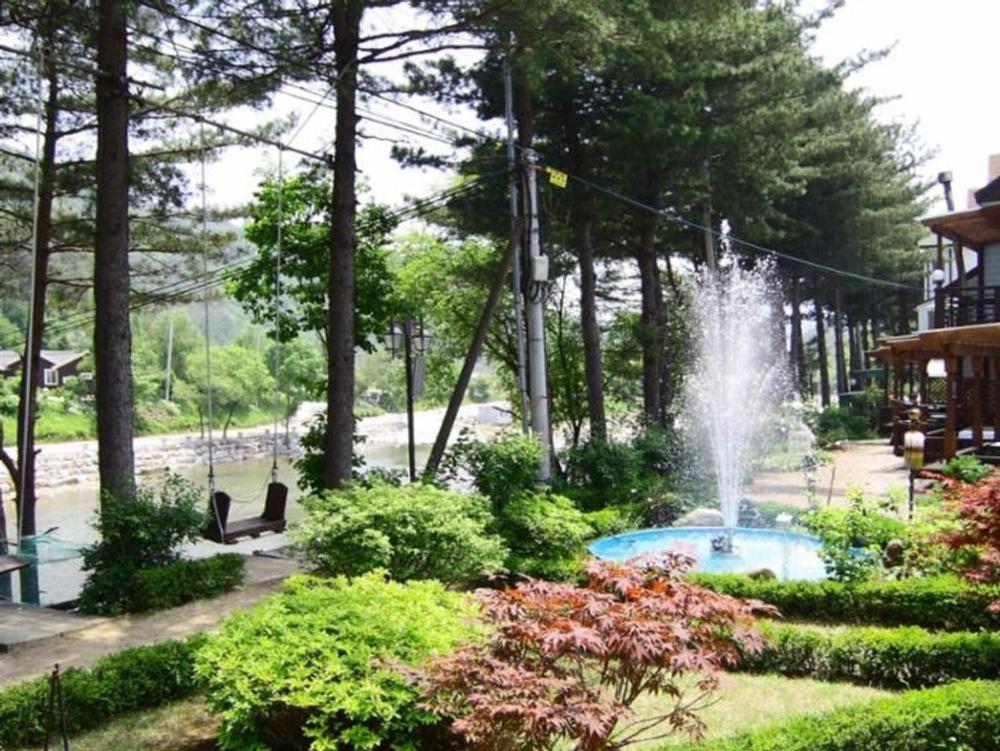 Eoullim Pension Starlight Yard Pyeongchang